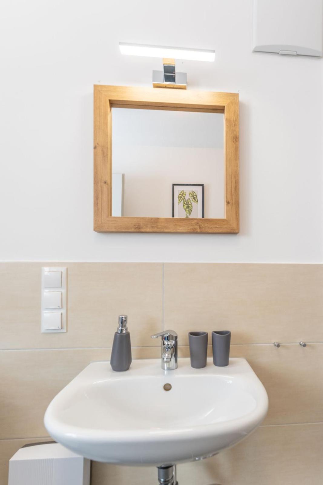 Modernes Apartment Mit Privatem Stellplatz Wenige Minuten Von Der Innenstadt & Mosel Koblenc Exteriér fotografie